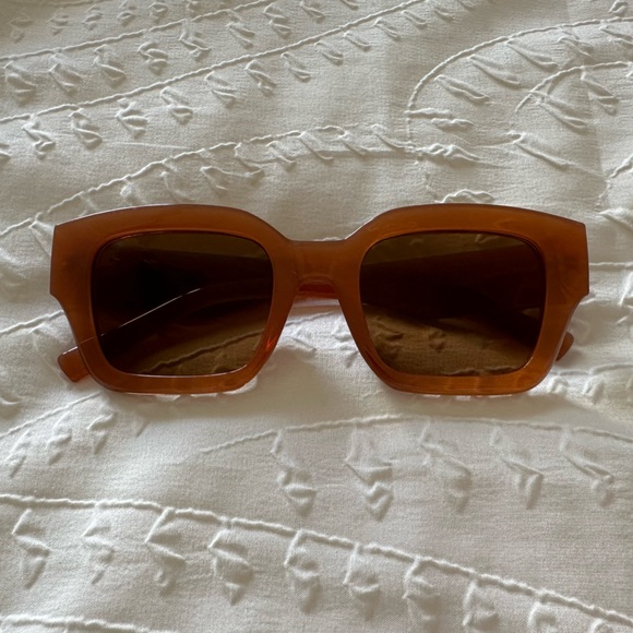 Princess Polly Dutton Sunnies in Brown - Picture 4 of 7
